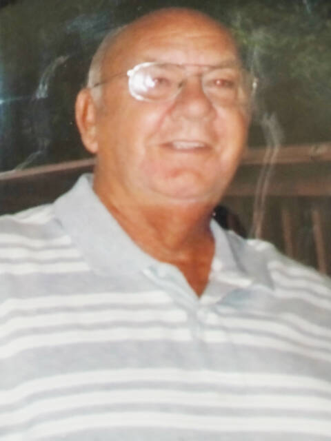 131857449_web1_hookmock