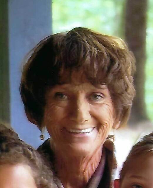 131901885_web1_Lisa-Orr